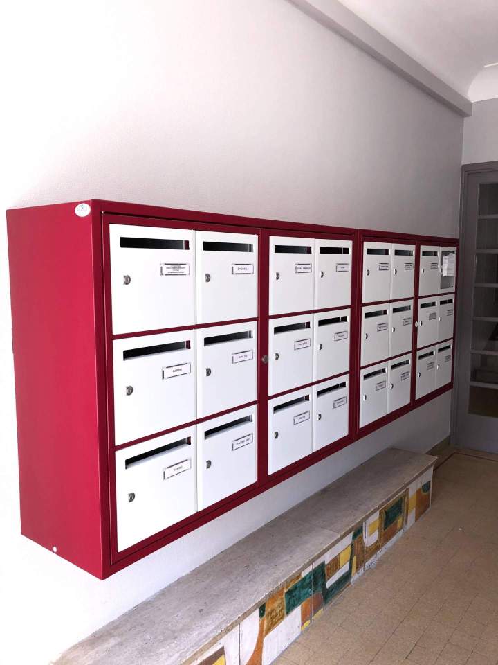 Boîtes aux lettres collectives  hall La Penne-Sur-Huveaune